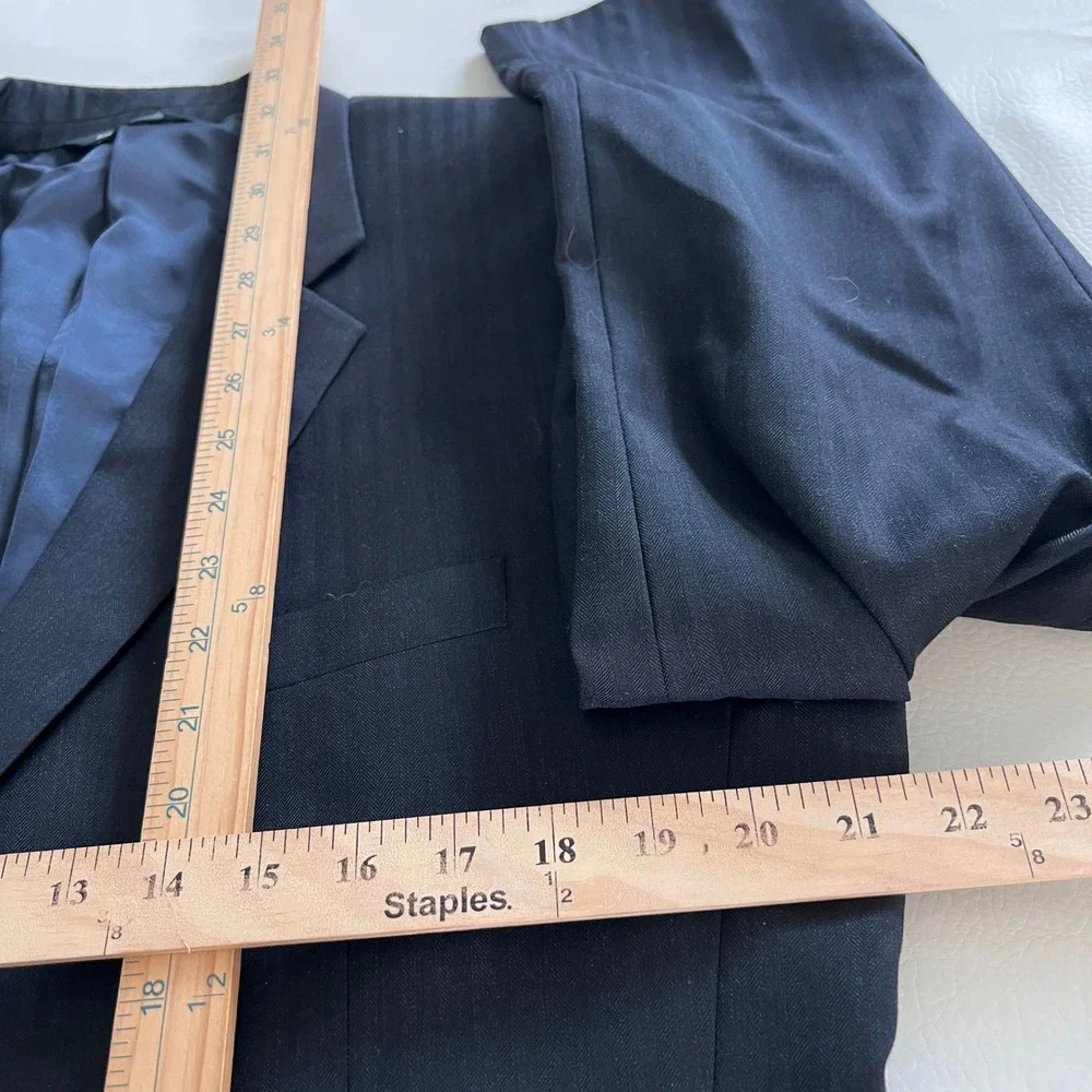 Jos A Bank Signature Collection Suit 42R 36W Navy Blue Wool Subtle Pinstripe